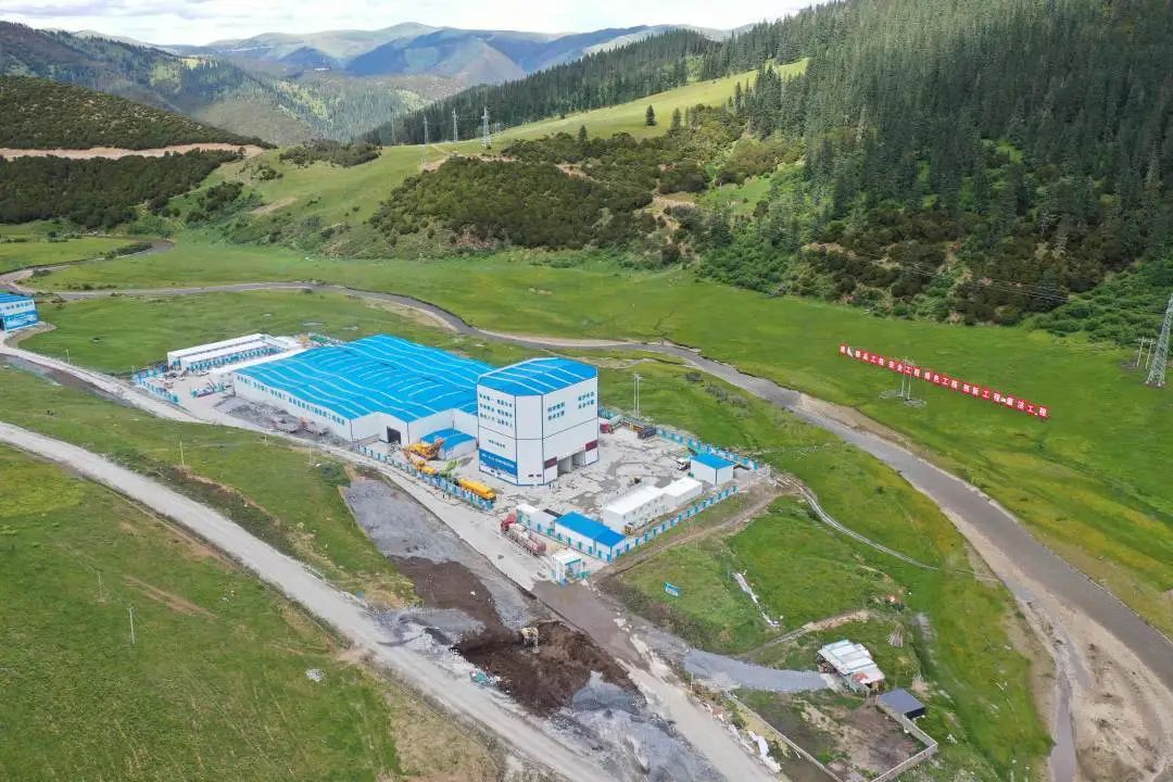 “站”立高原！和记娱乐搅拌站助力川藏线建设！