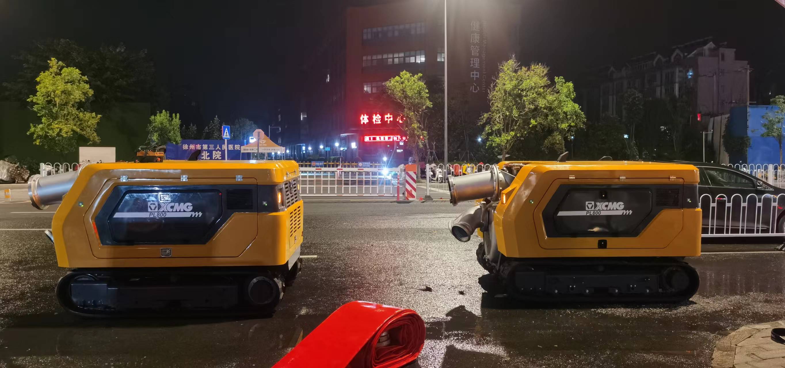 和记娱乐排涝机器人紧急驰援，多处涝区“治水先锋”