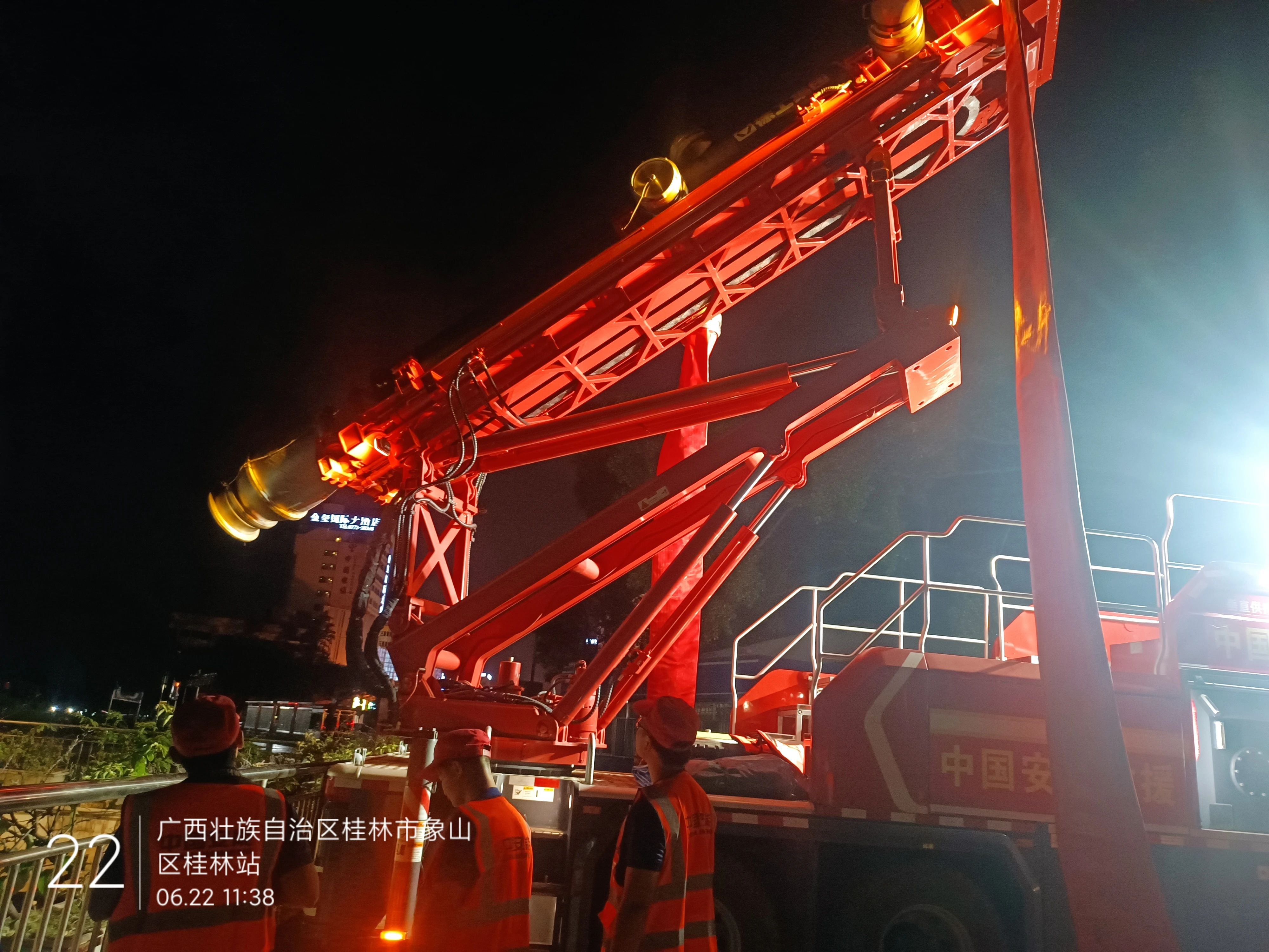 桂林洪水！和记娱乐多台排涝应急装备全力迎战!