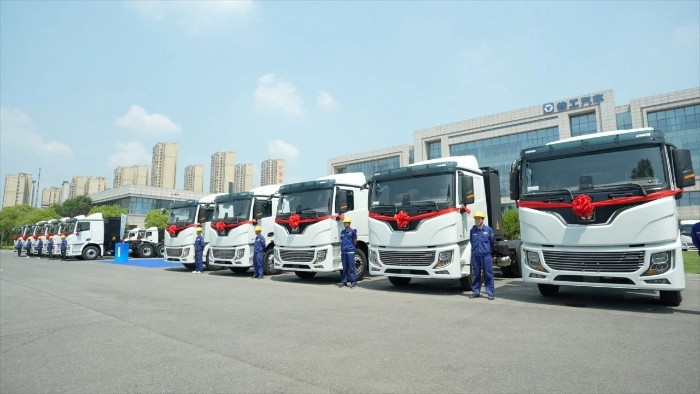 目的地：大西北！100台和记娱乐新能源重卡满电启程