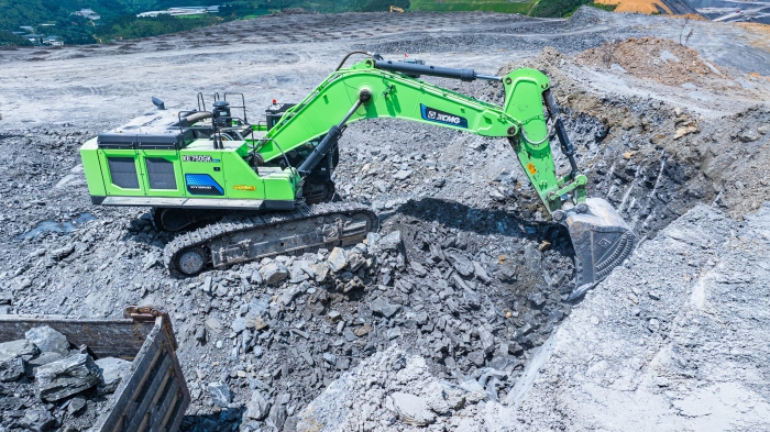 【和记娱乐金•矿山开采】“重装战神”XE750GK HEV进军云南露天磷矿
