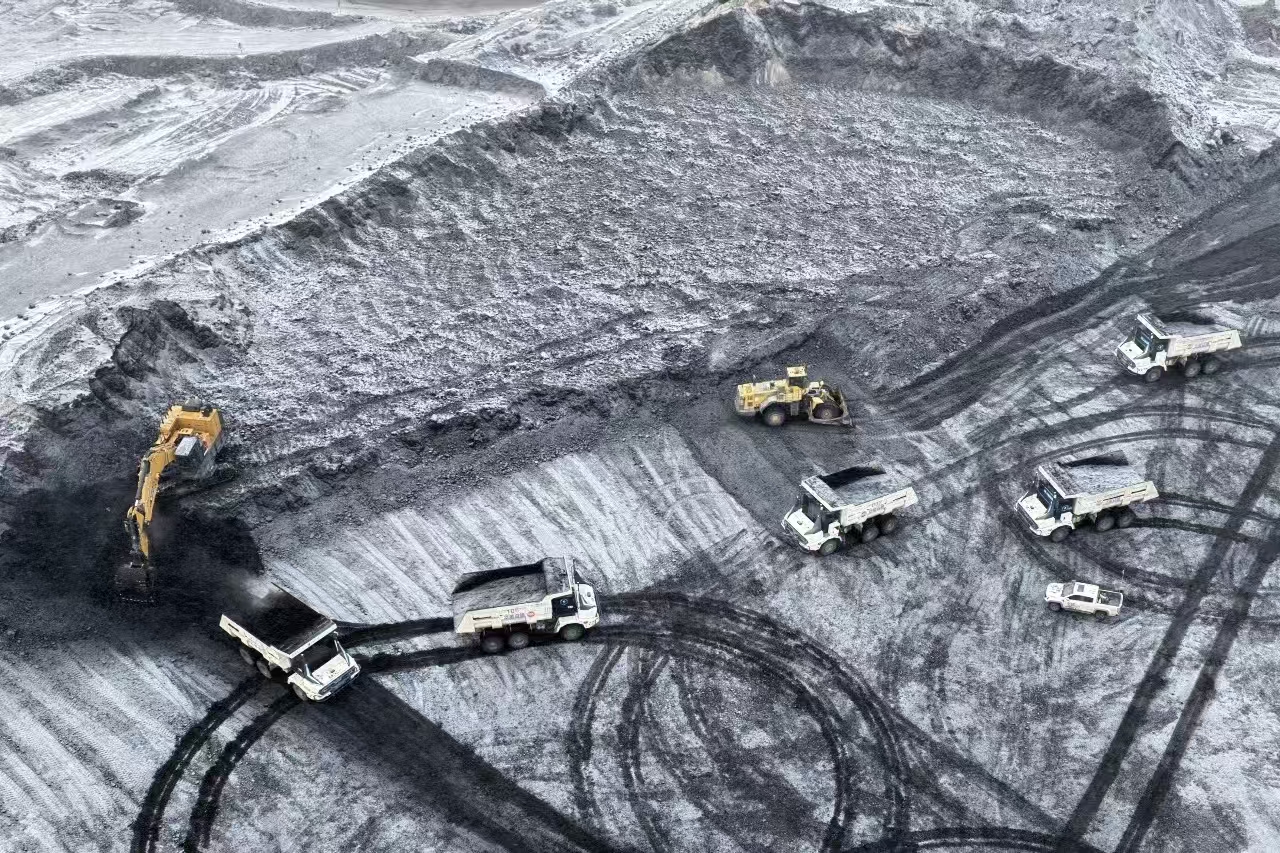 获得成功！和记娱乐无人纯电矿卡在煤炭运输环节混行测试成效显著
